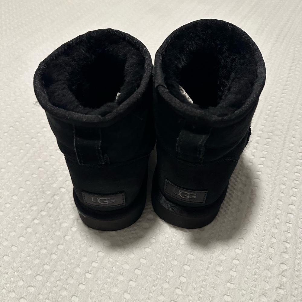 Ugg Classic Mini Black - image 4